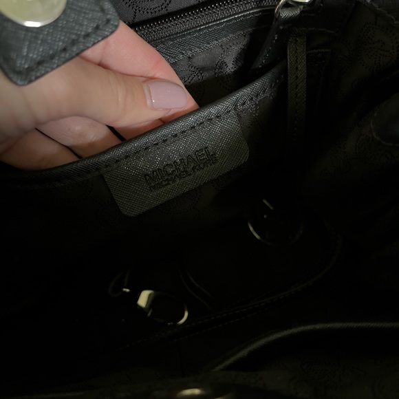 Michael Kors Black and White Tote Bag - Picture 4 of 5